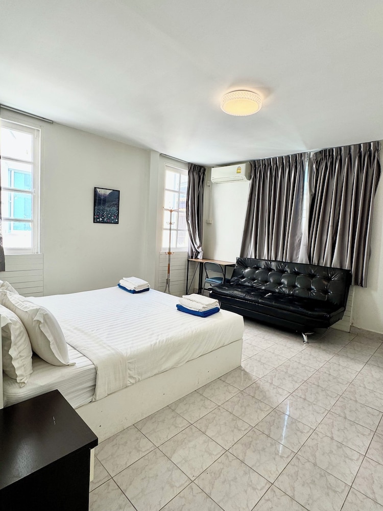 2 Bedrooms, Apartment, 2 Double Beds, Beach Side, City View
