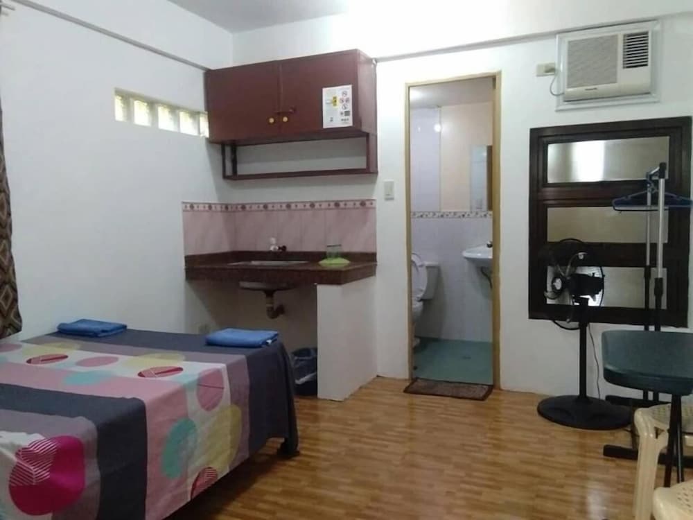 Budget Studio Unit In Makati 13/38