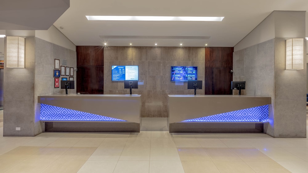 Hotel Deville Prime Cuiaba 11/86