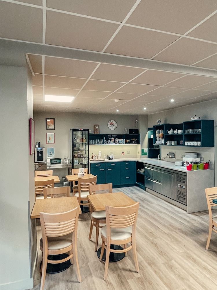 restaurant cafeteria