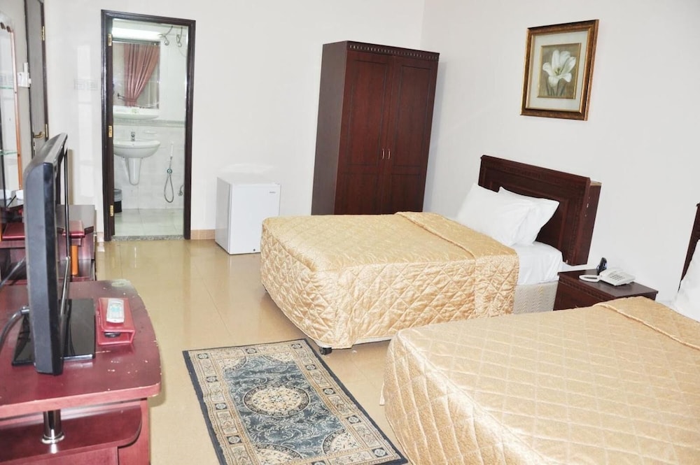 Safeer Plaza Hotel 20/50