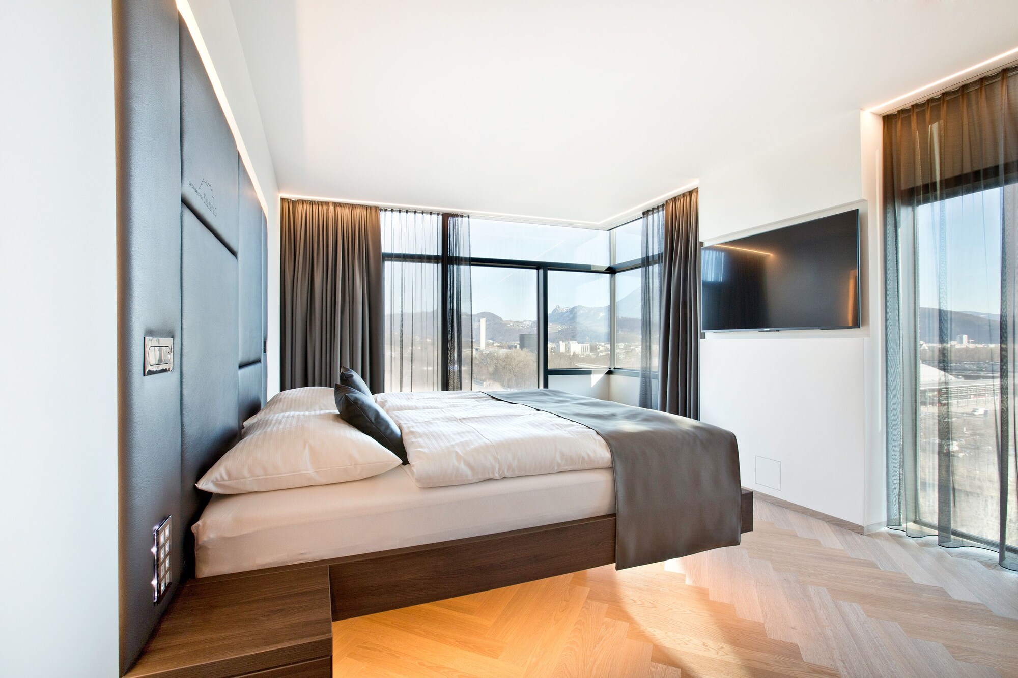 SUPERIOR, DOUBLE BED