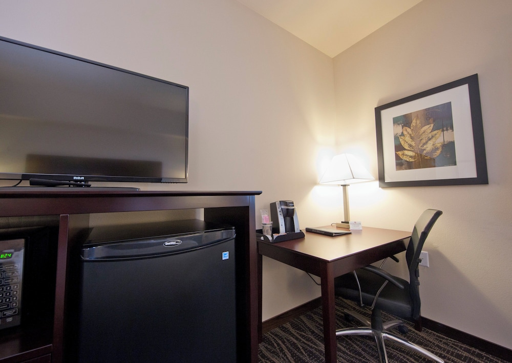 Cobblestone Inn & Suites - Boone 38/50