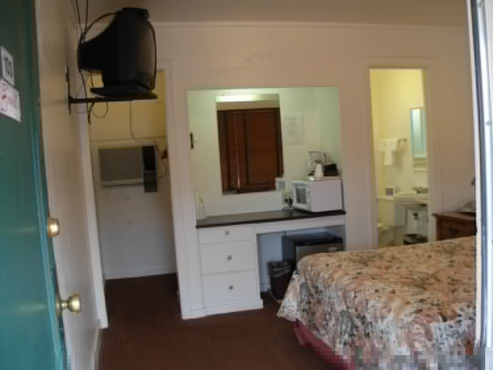 Jumping Frog Motel 20/67