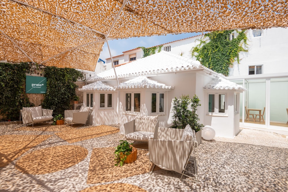 Praia FLH Hotels Ericeira 38/45