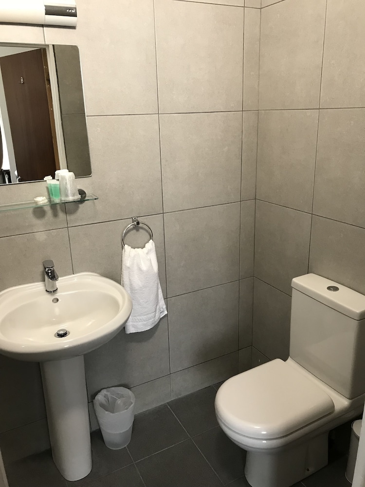 Warwick Lodge 19/24