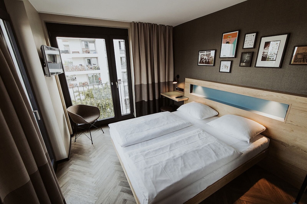 STANDARD, DOUBLE OR TWIN BED