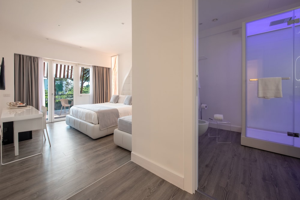Diamond Suite 17/63