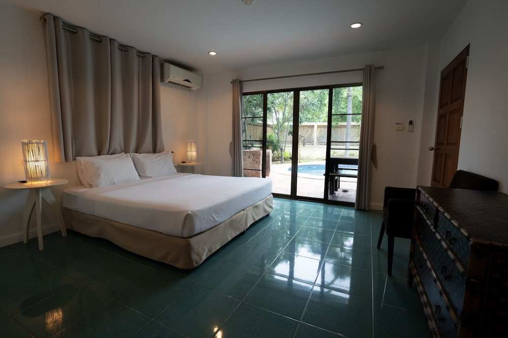 Dolphin Bay Resort 18/69