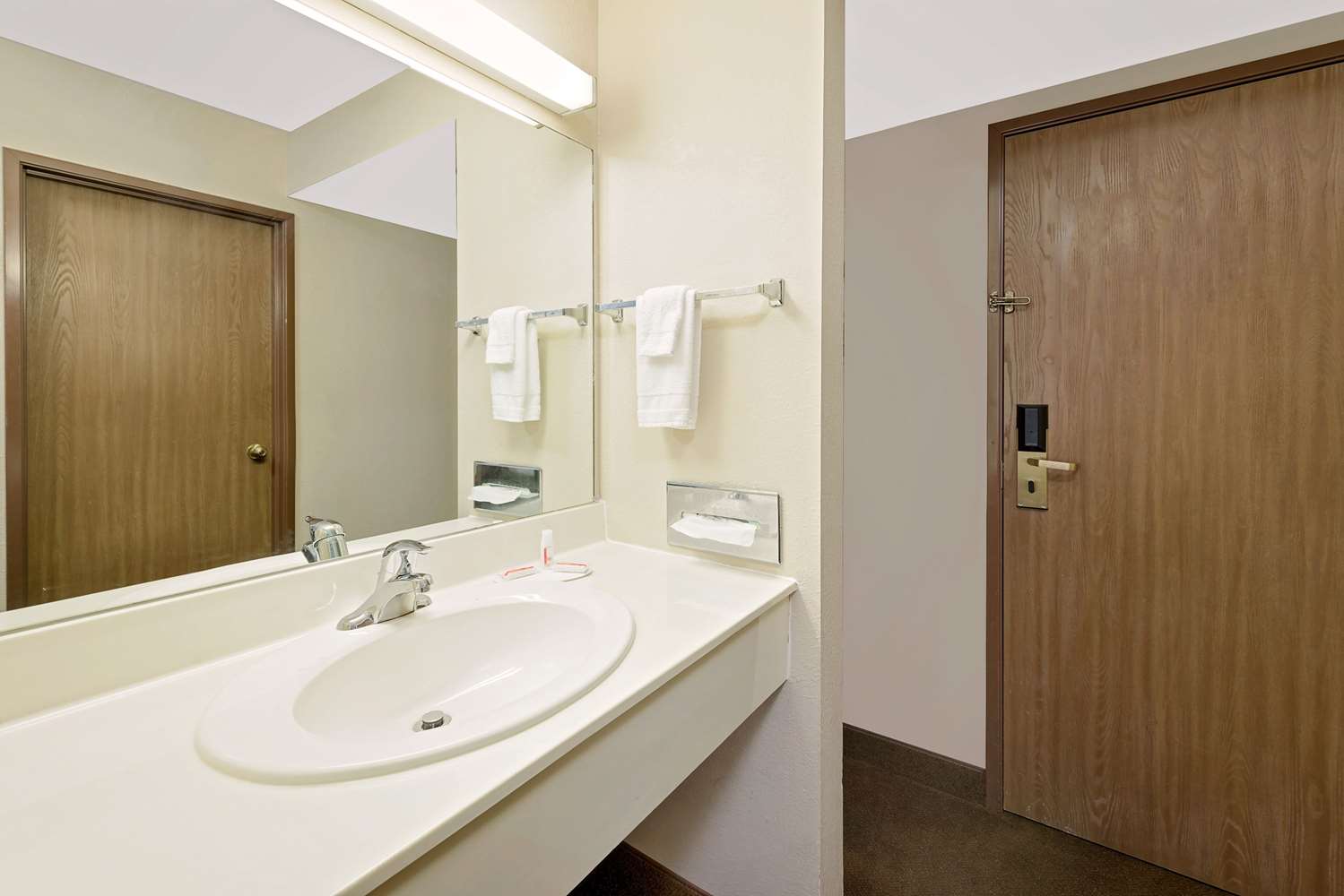 Days Inn By Wyndham Boonville 20/21