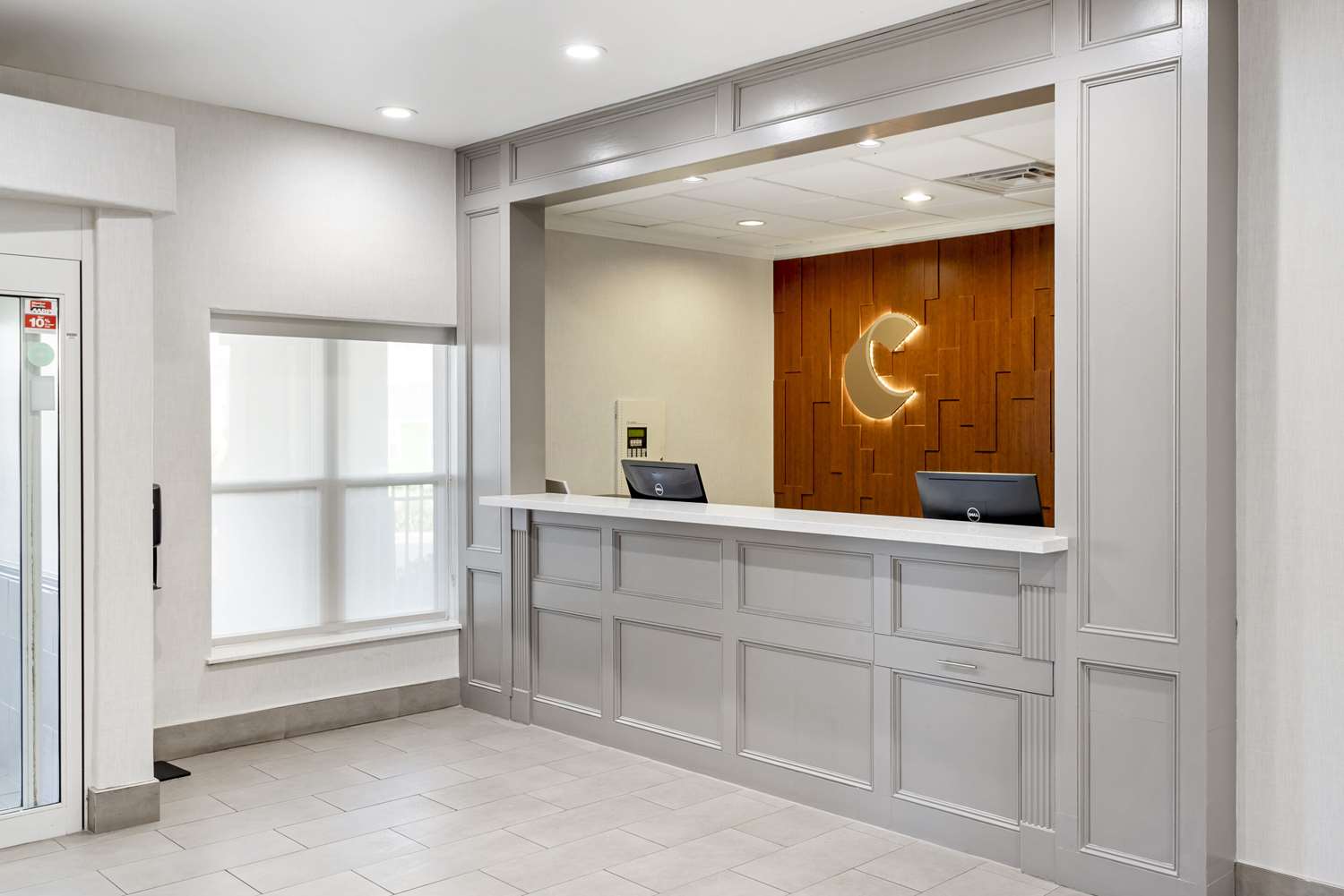 Comfort Inn & Suites Galveston Central Island near Pier 7/28