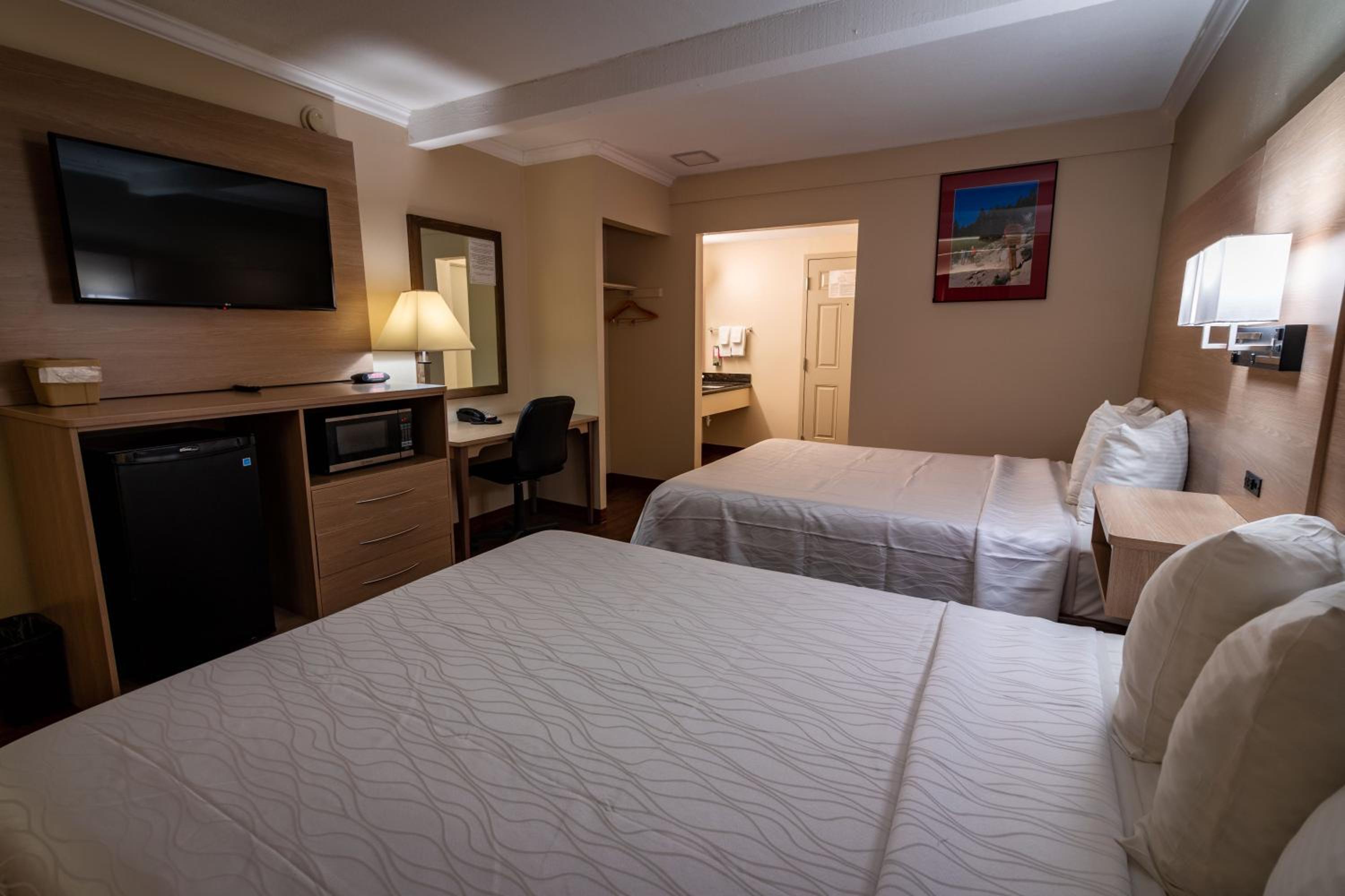 غرفة رباعية بسريرين كوين، Quality Inn Bishop Near Mammoth 3/5