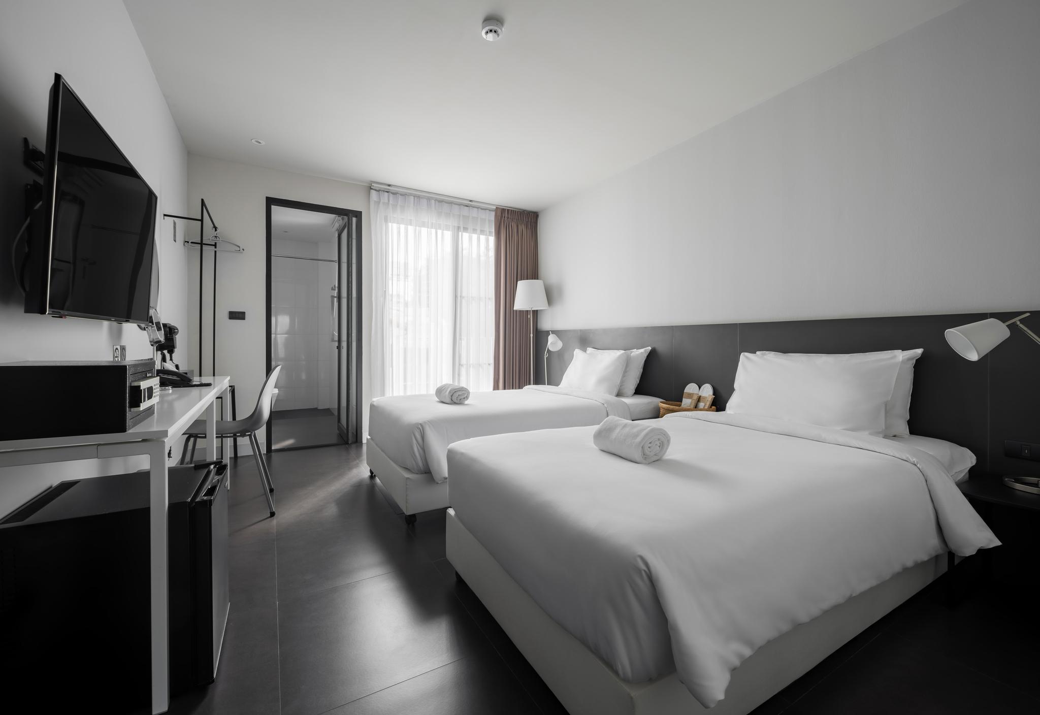 Garden, Twin Beds