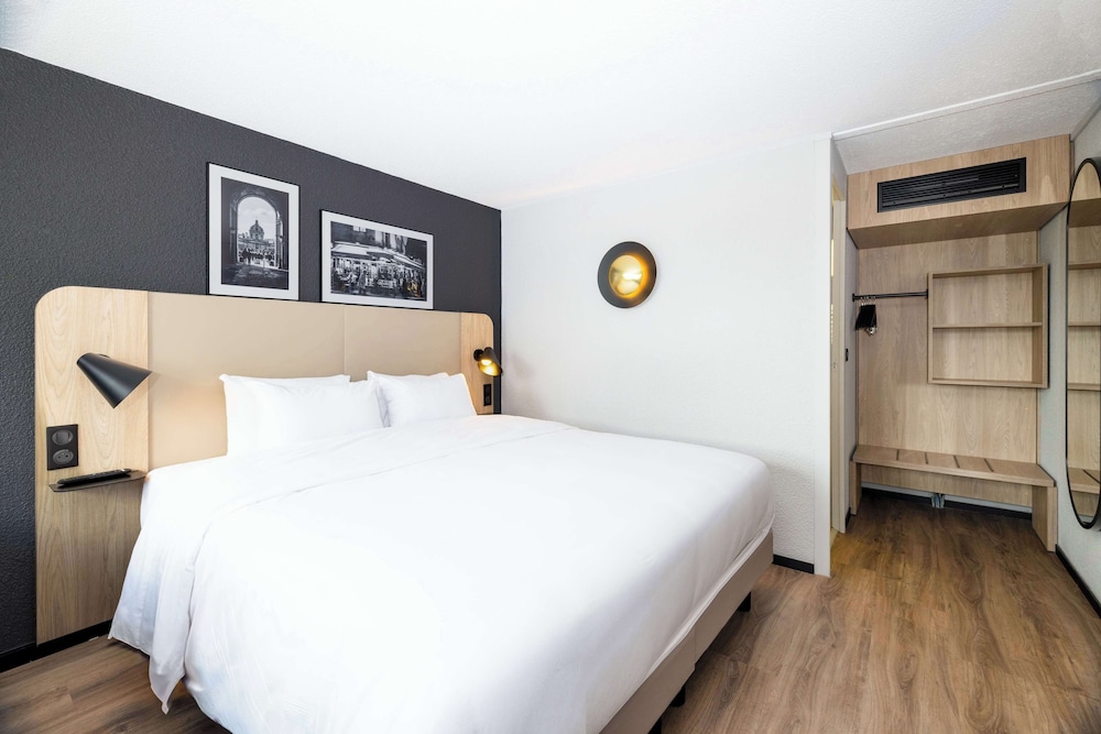 SUPERIOR, KING BED