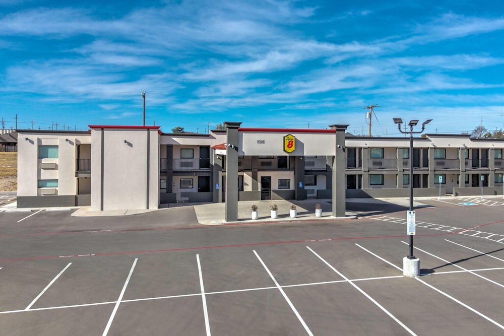 Super 8 by Wyndham Lubbock Airport 43/54