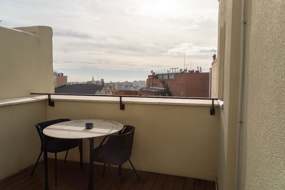 Smartrental Collection Gran Via Centric 44/50