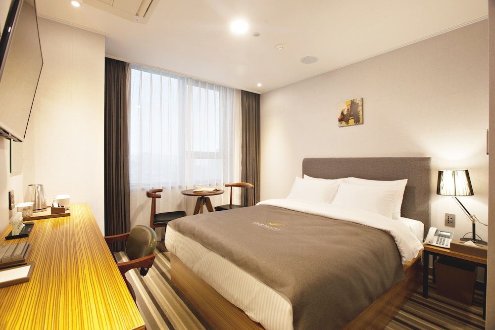 GnB Hotel 17/73