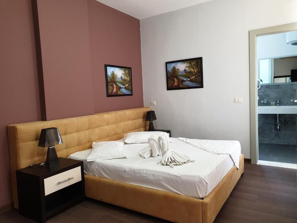 PERANDOR BEACH HOTEL 22/64