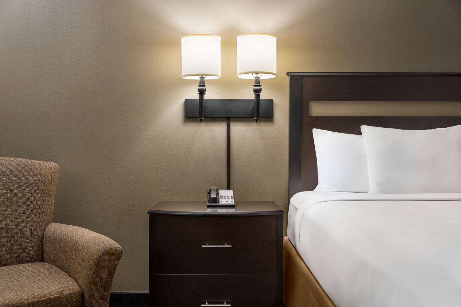 Travelodge by Wyndham Dexter 23/38