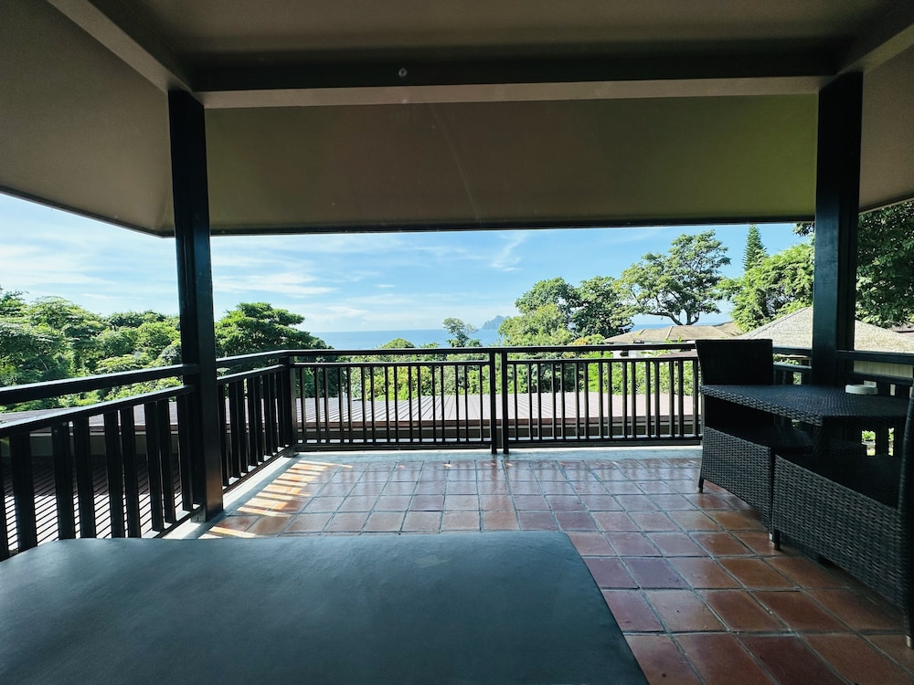 Hip Seaview Resort At Phi Phi 3/50