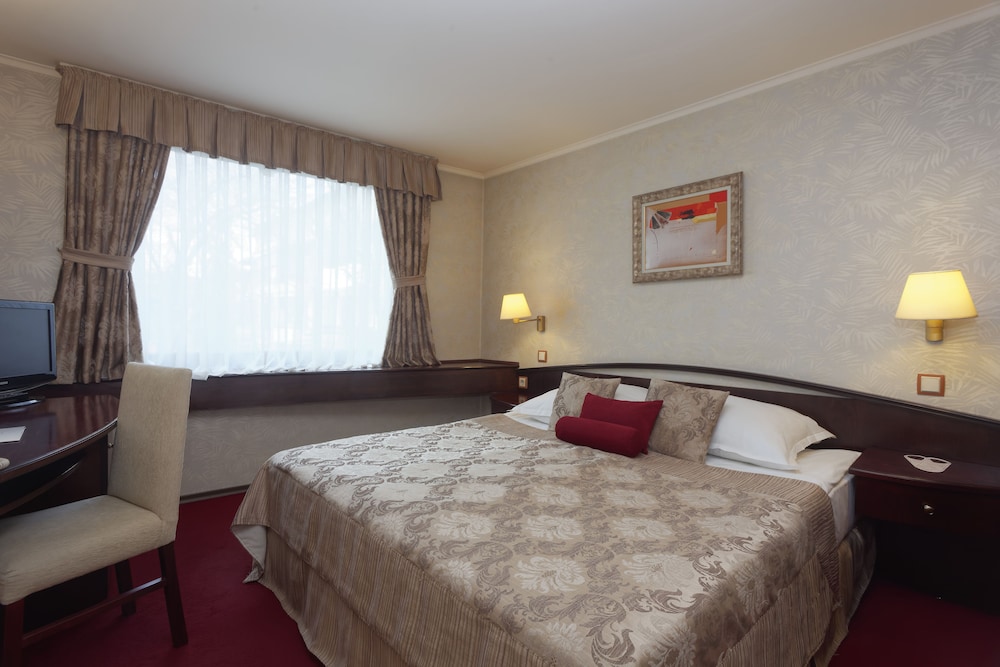 STANDARD, DOUBLE BED