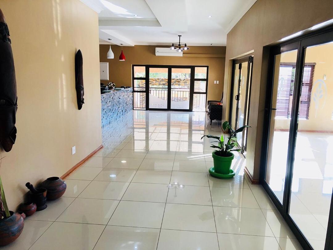 VAHLAVI LODGE 4/30
