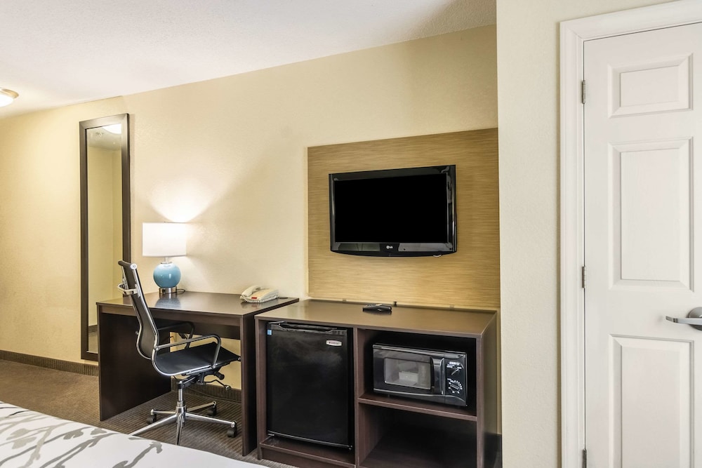 Comfort Inn Emporia 28/34
