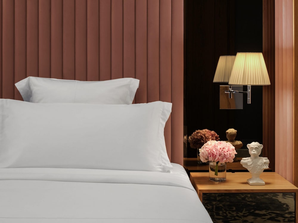 SLS Dubai Hotel and Residences 36/75