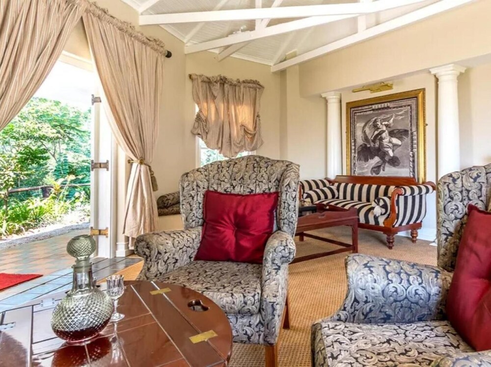 Blue Mountain Luxury Lodge 18/33