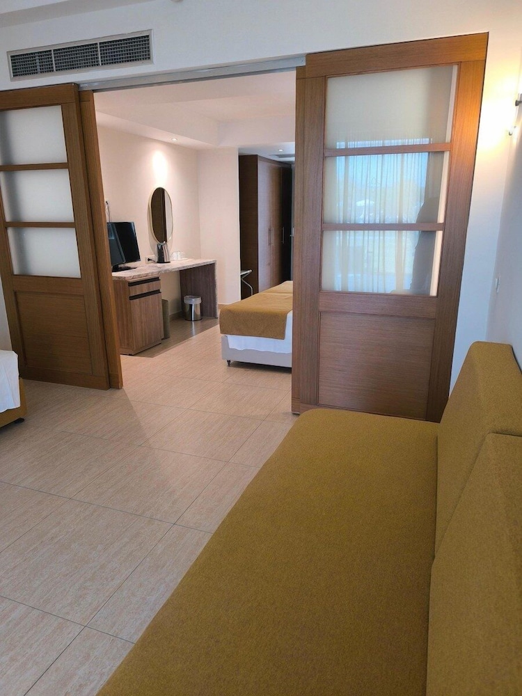 Asterias Beach Resort 33/47