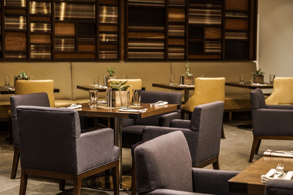 Hyatt Regency Houston/Galleria 56/74