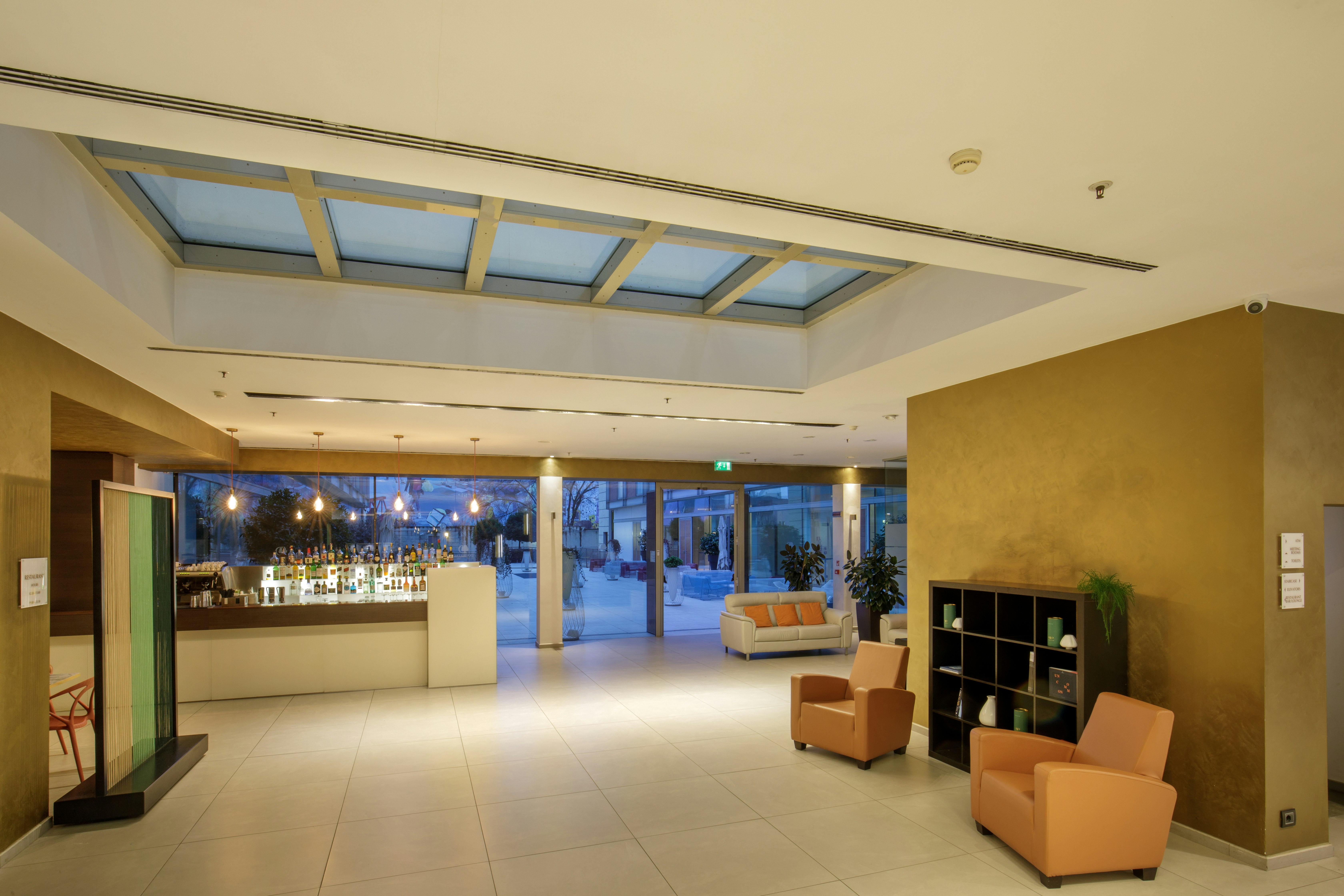 DOUBLETREE BY HILTON MILAN 7/83