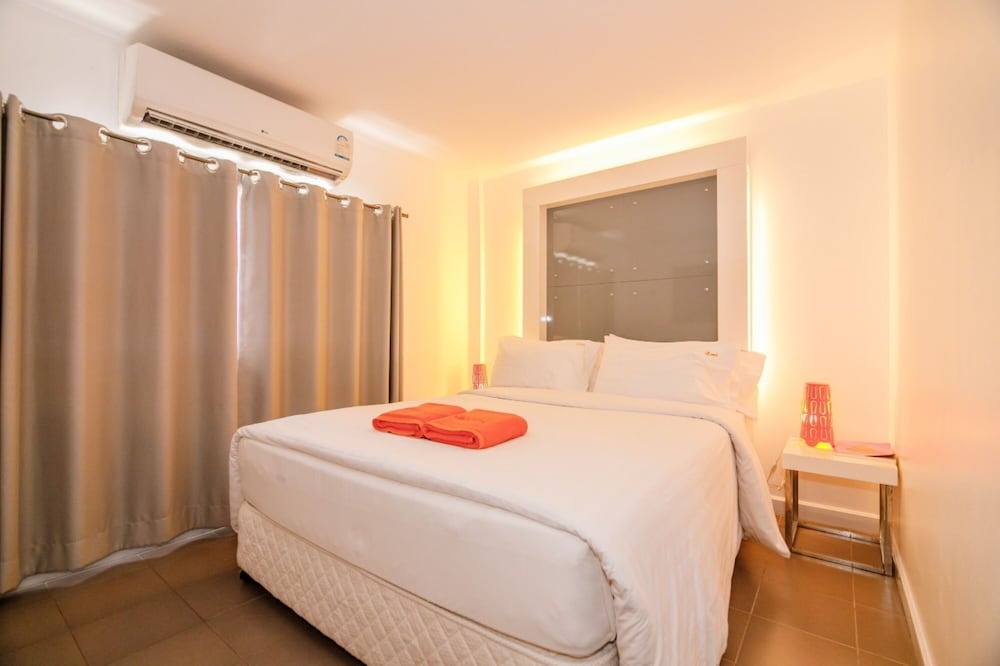 The Original Orange Rooms 15/30
