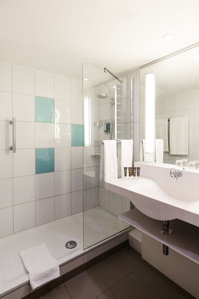 NOVOTEL NUERNBERG MESSEZENTRUM 7/58