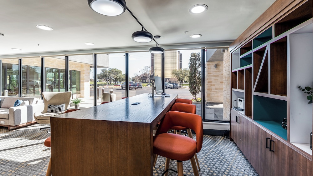 Holiday Inn Dallas Market Ctr Love Field, an IHG hotel 44/66