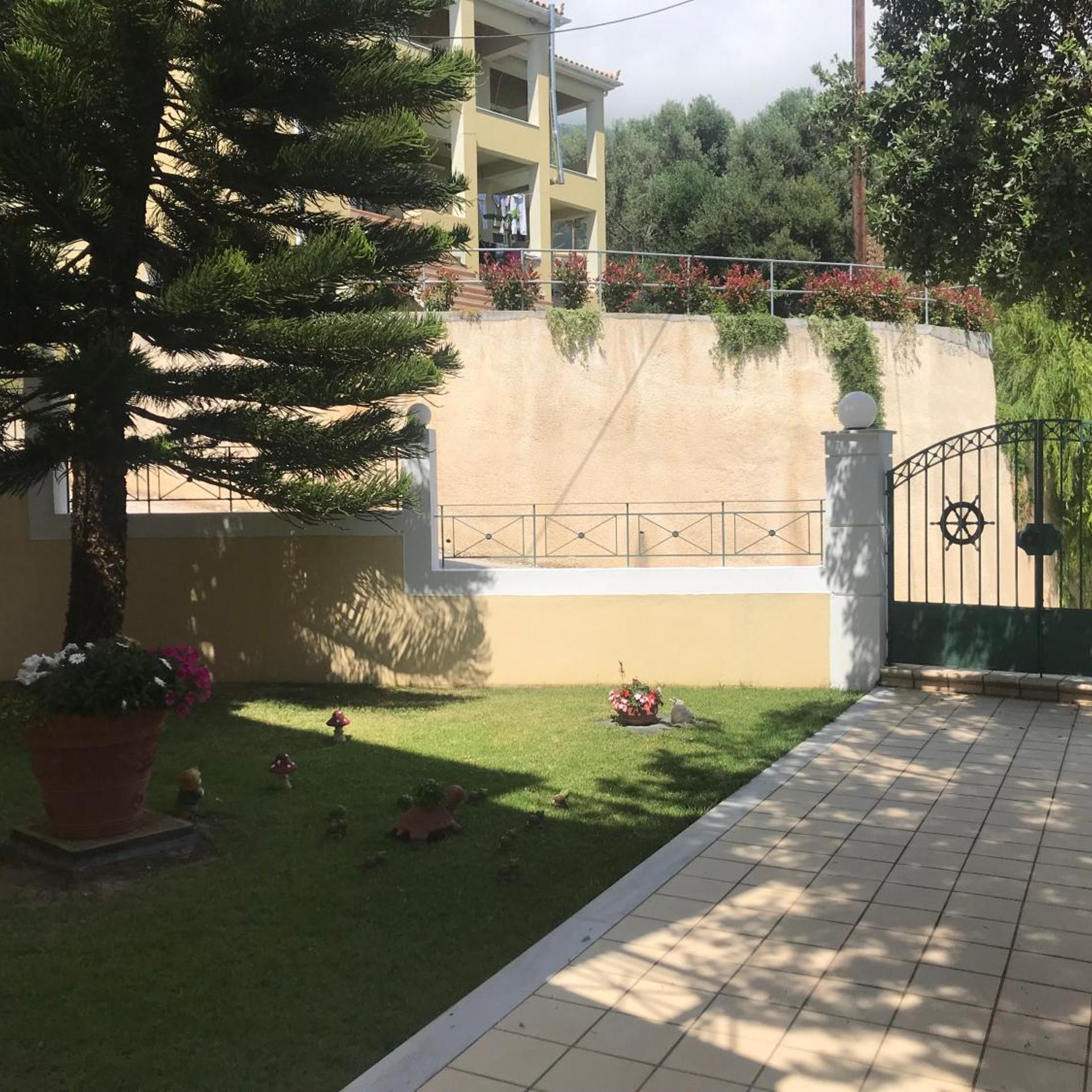 Naftilos Studios 39/54