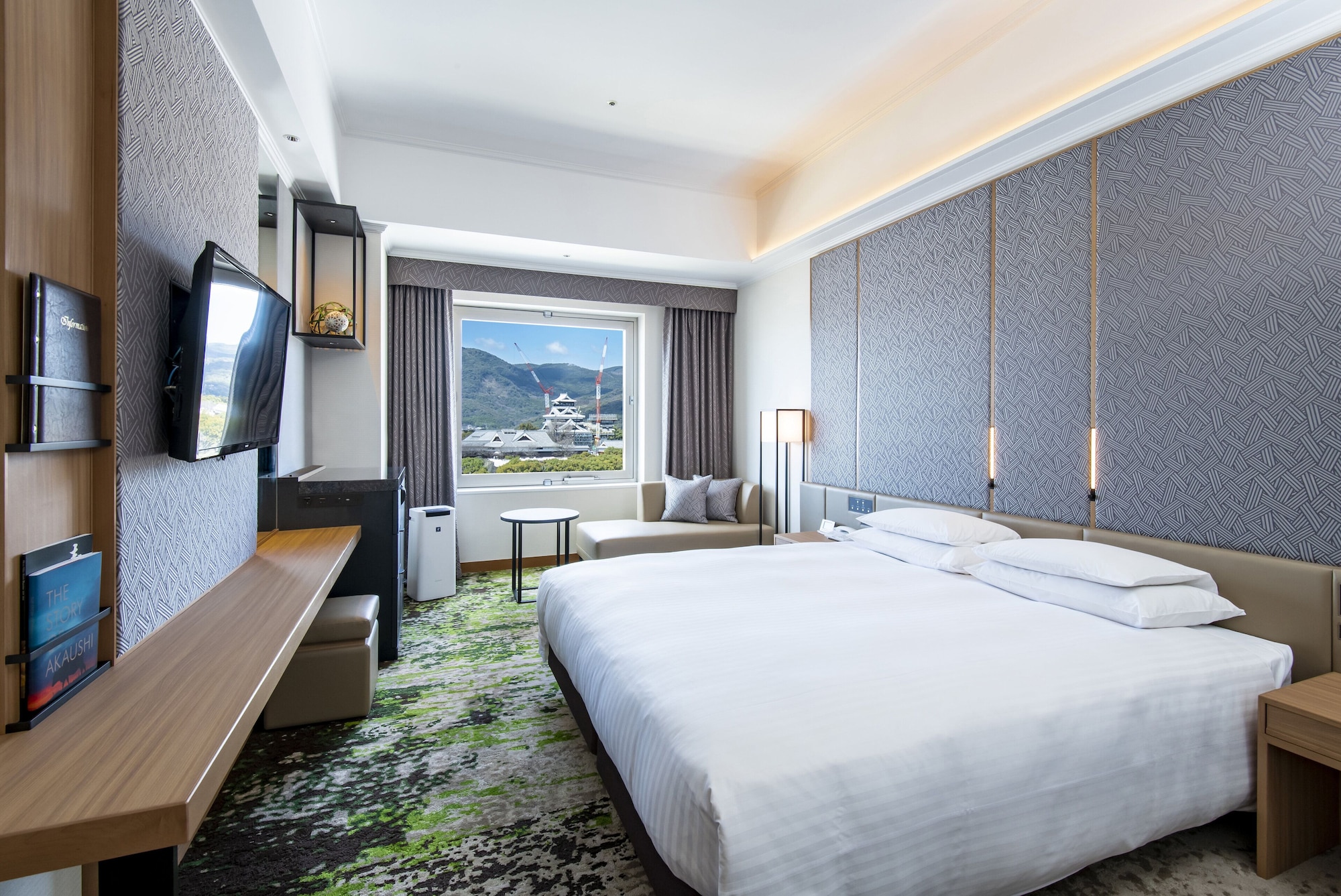 Standard, King Bed, Comfort Floor