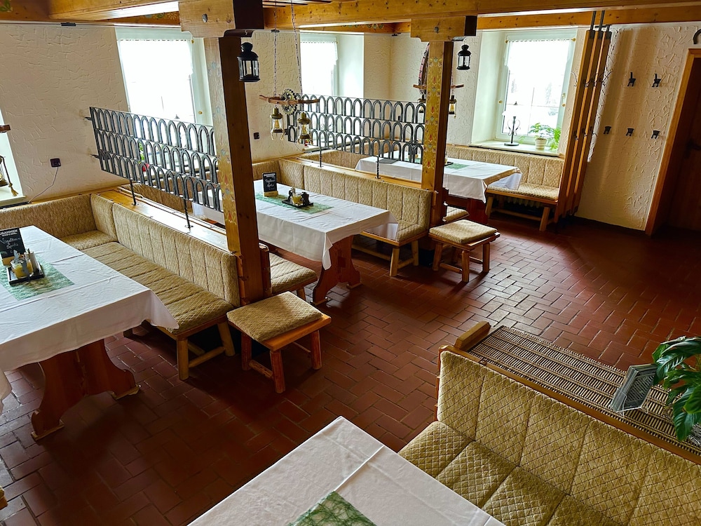 Hotel Restaurant Schwarzes Ross 48/60