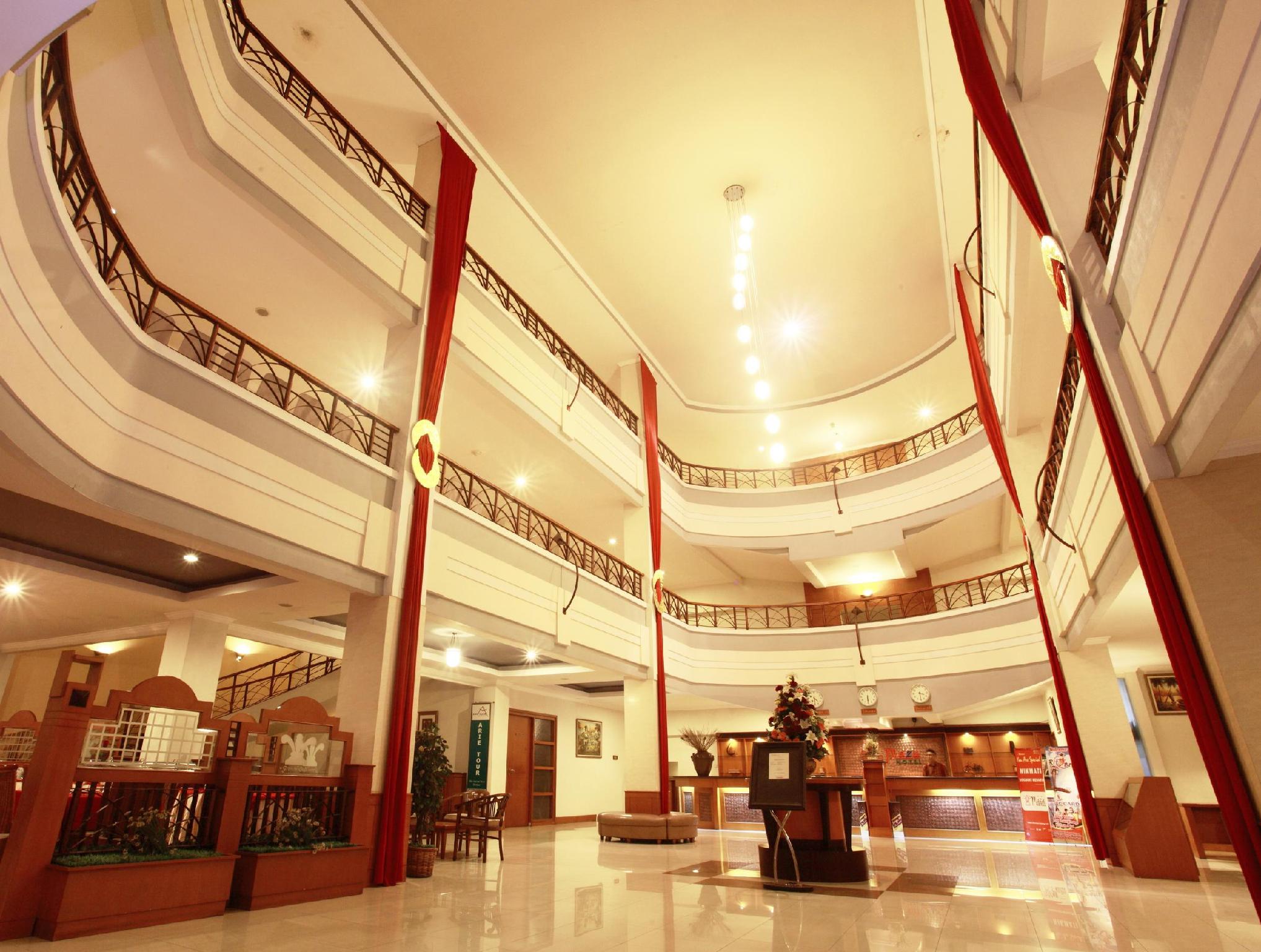 Plaza Tegal By Horison 12/37