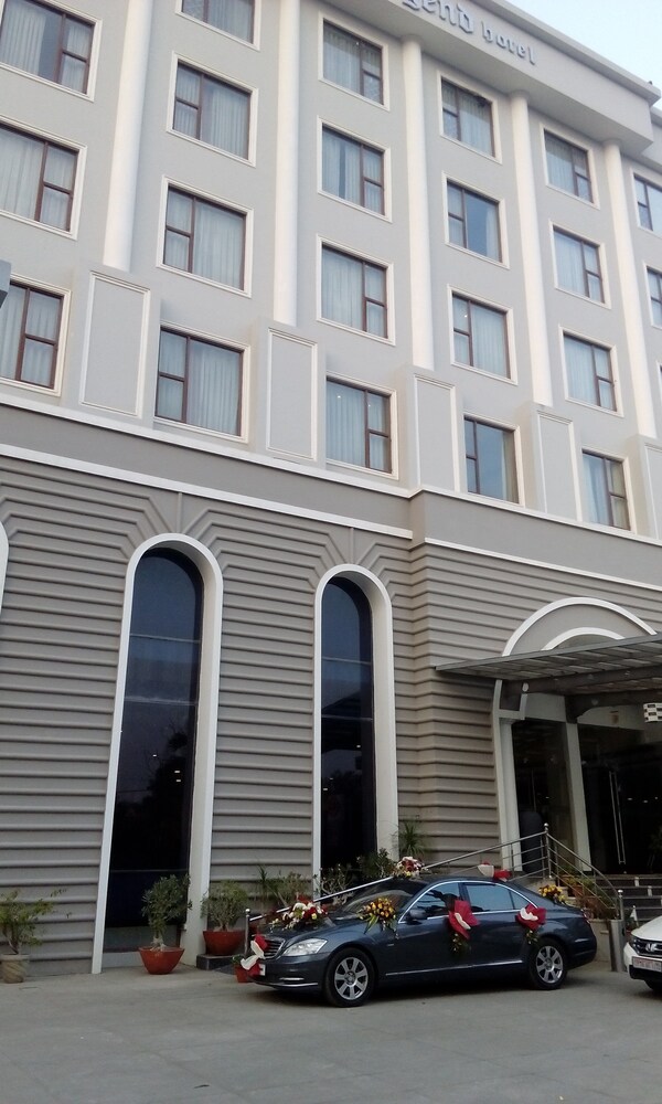 The Legend Hotel 25/29