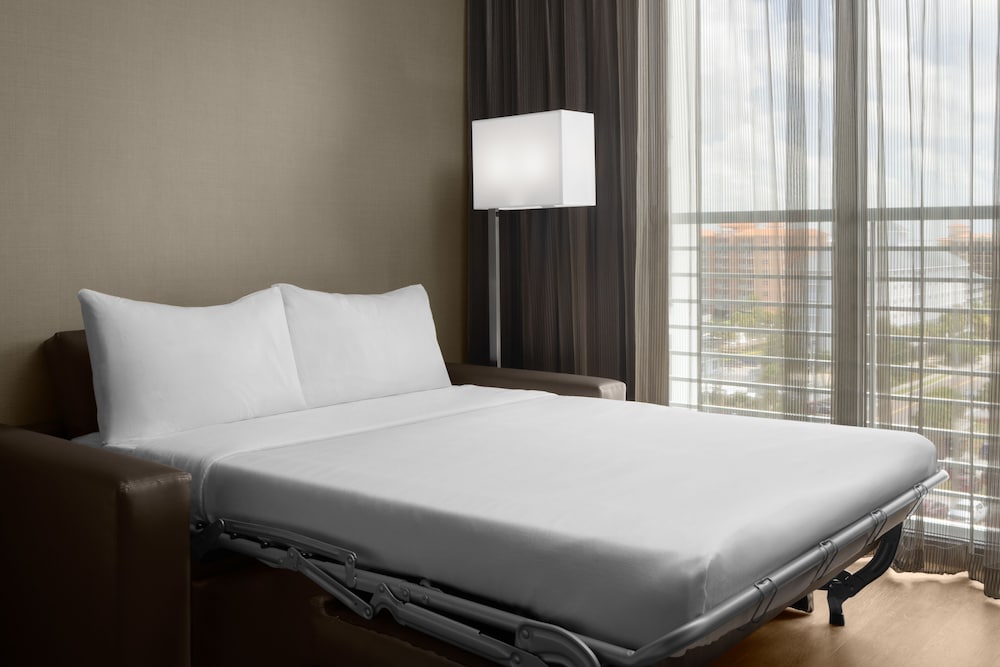 AC Hotel by Marriott Clearwater Beach 8/33