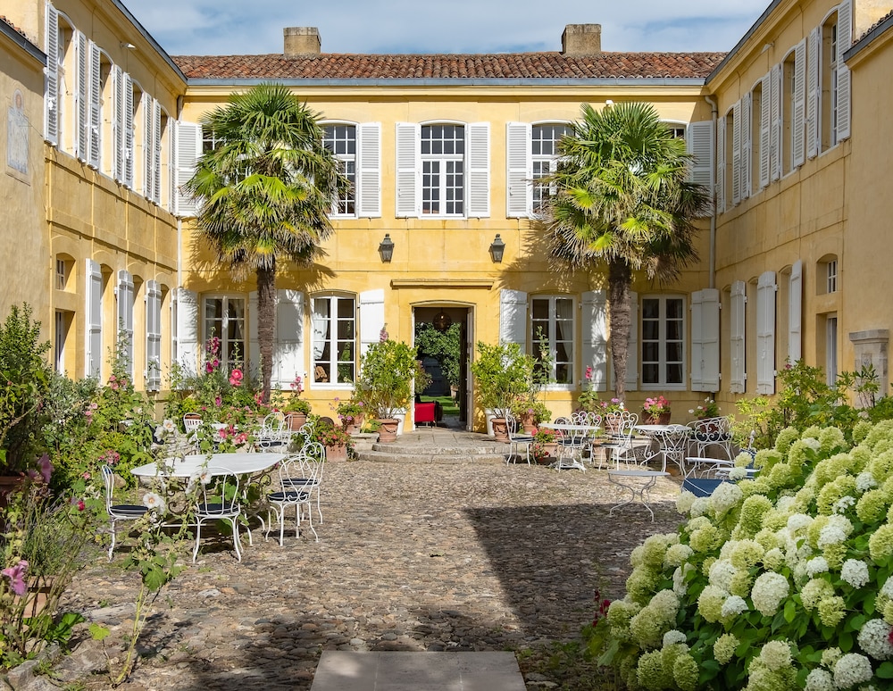 La Baronnie Hotel & Spa 77/88