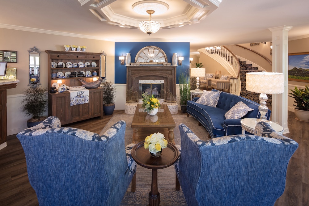 Apple Farm Inn 38/65