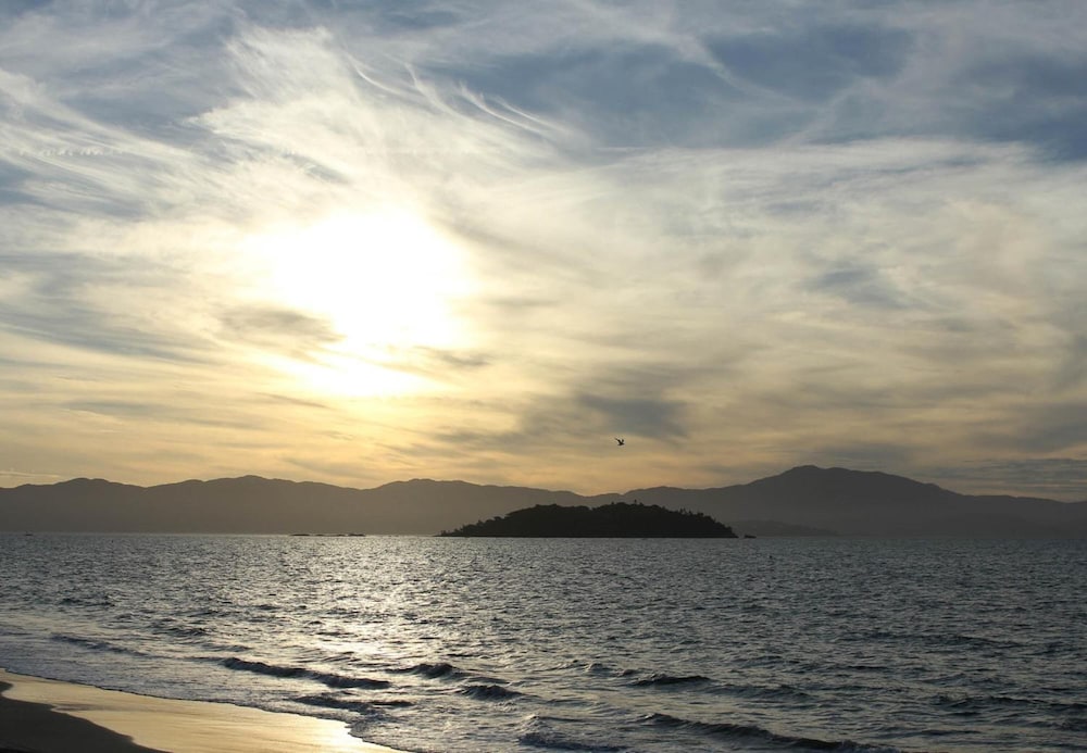 Caravaggio Praia Hotel Canasvieiras 42/44