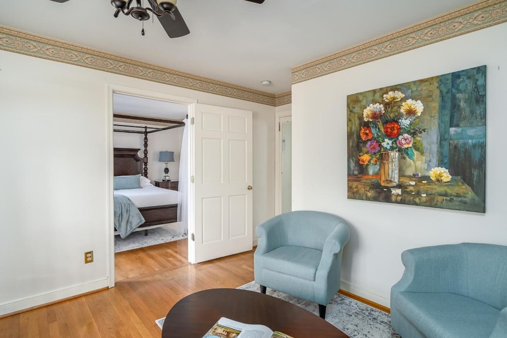 Colonial Gardens Bed & Breakfast 26/43