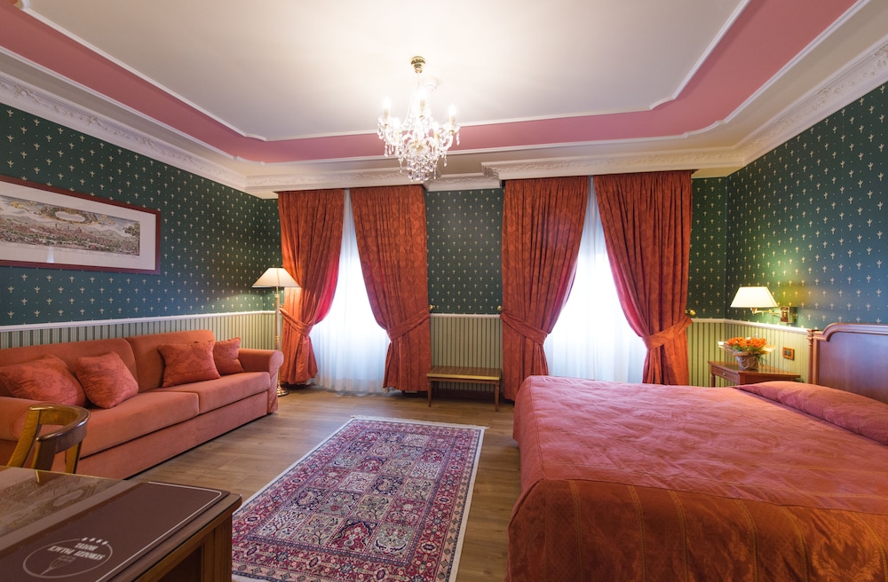 Strozzi Palace Hotel 7/42