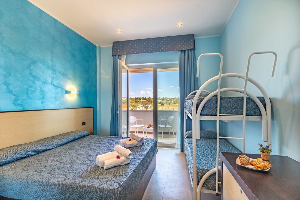 Hotel Jonico 18/50