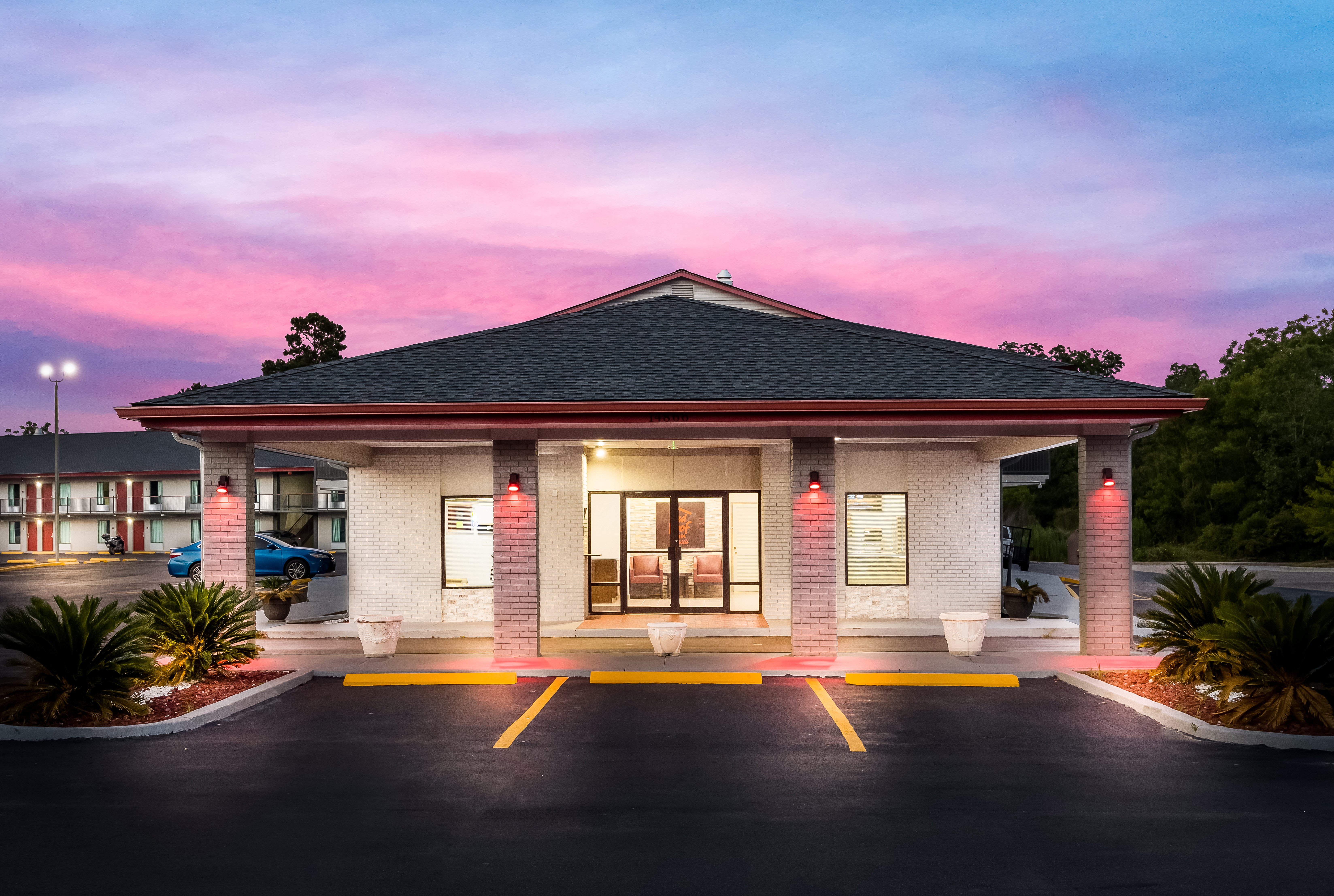 Serena Inn 4/23