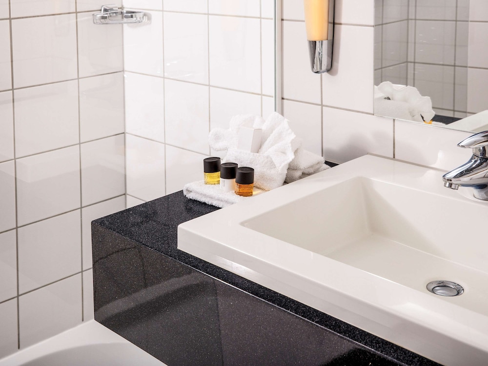 The Harlow Hotel By Accorhotels 57/58