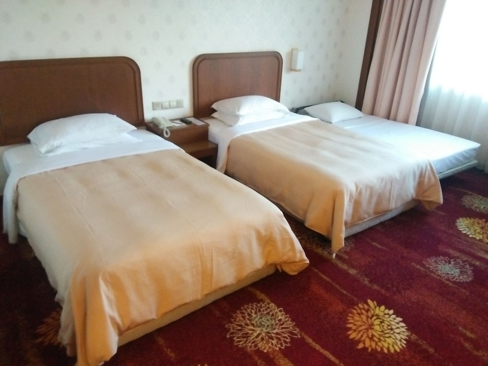 SABAH HOTEL SANDAKAN 29/69